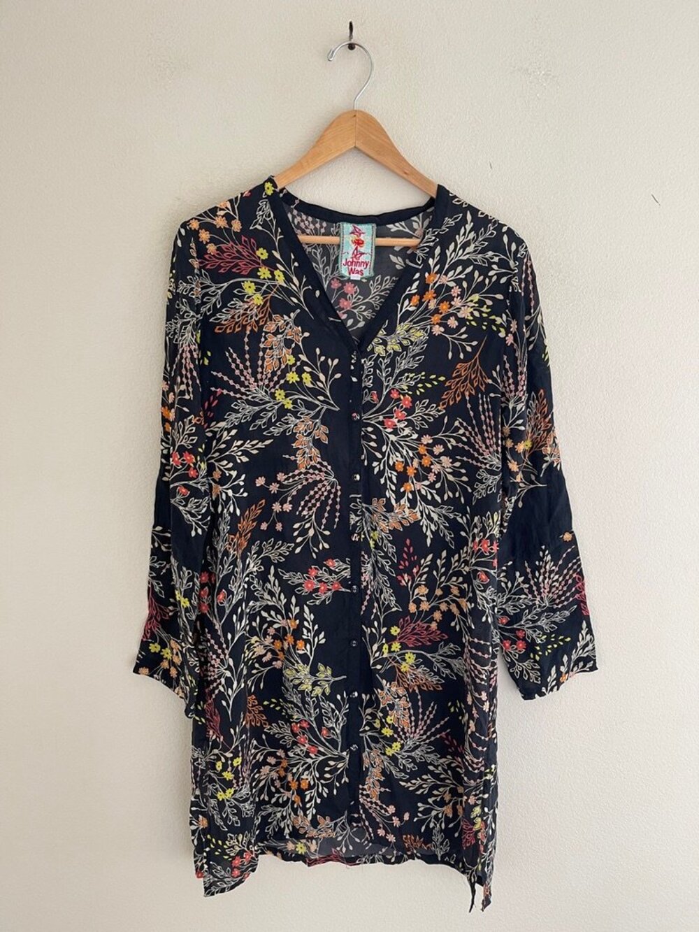 JOHNNY WAS Floral Print Button Front Dress ; Size Small; Pit to Pit is 20"; NWOT